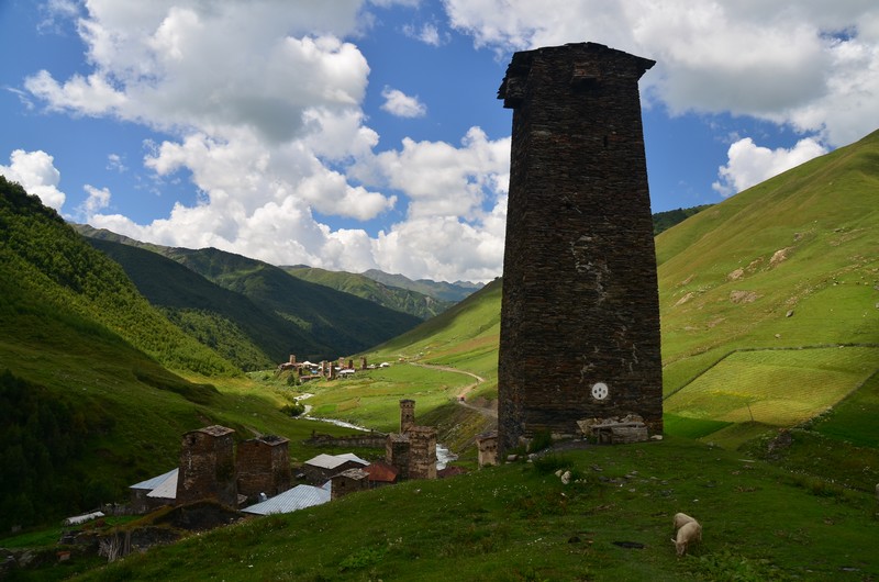 Ushguli (2410 m.n.m.)- nejvýše položená, trvale osídlená vesnice v Evrope